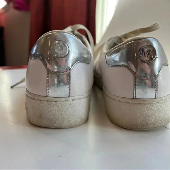 Michael Kors Jet Set 6 Sneaker - Picture 7 of 10